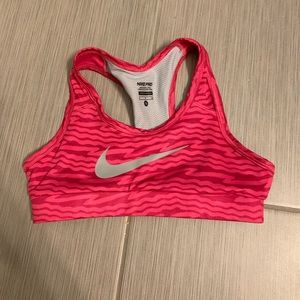 nike bra (never worn!)